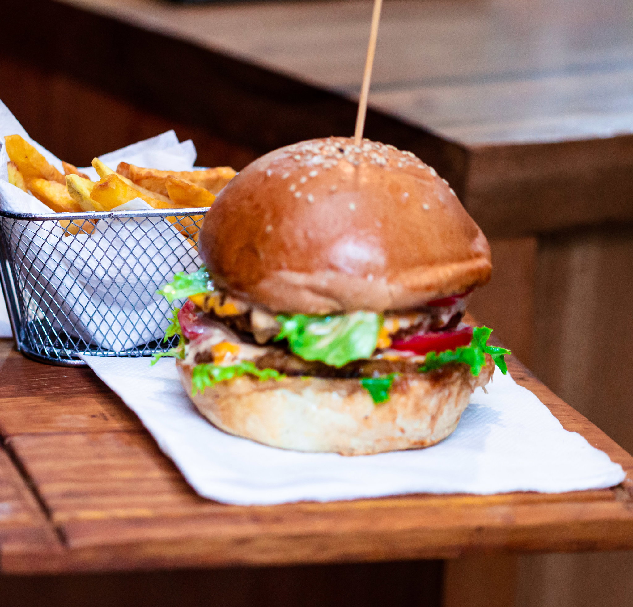 Crispy chicken cheese Burger_0
