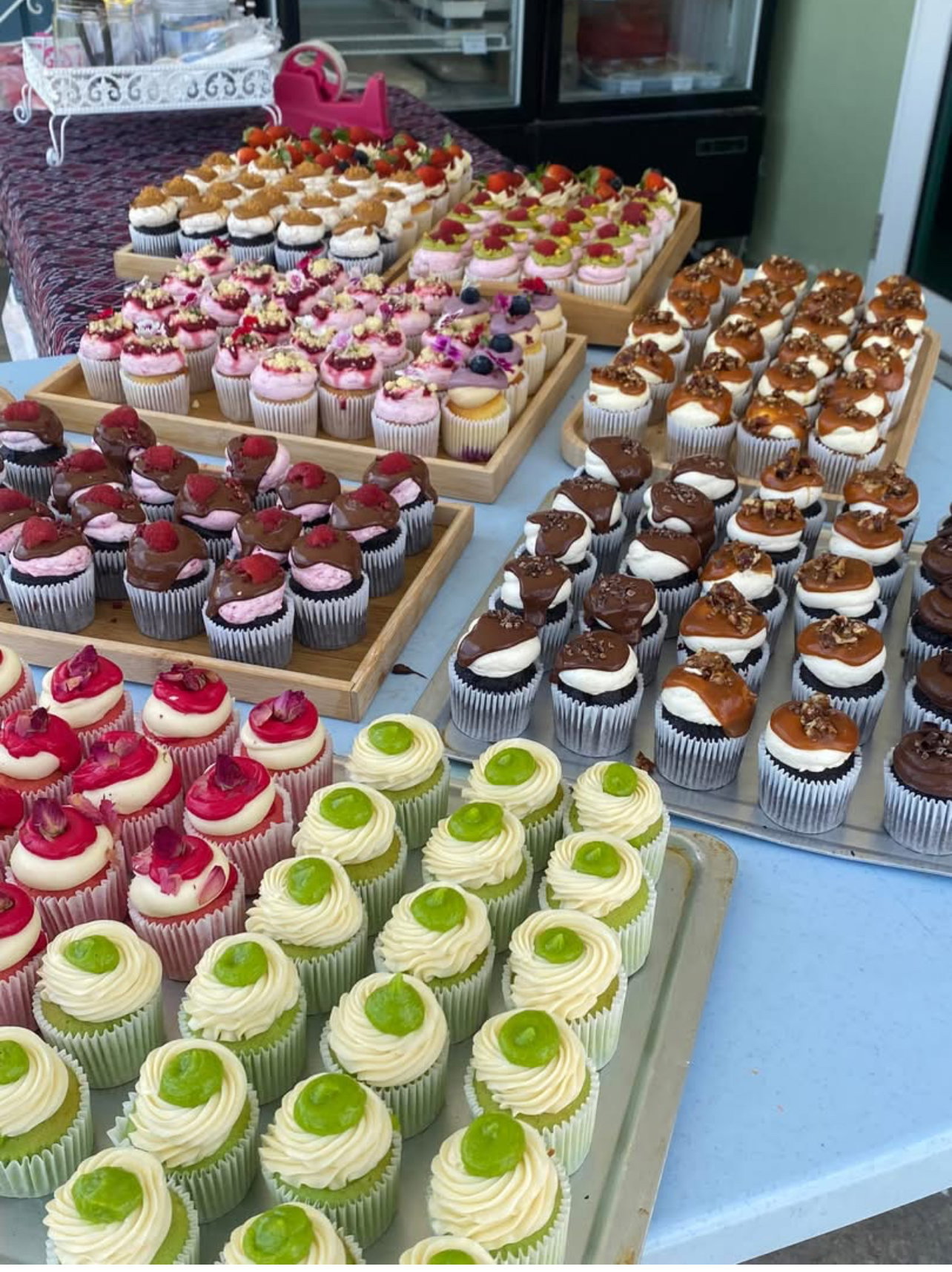 Assorted cupcakes_2