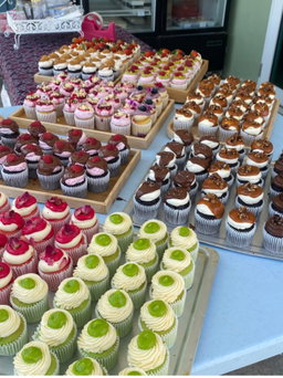 Assorted cupcakes