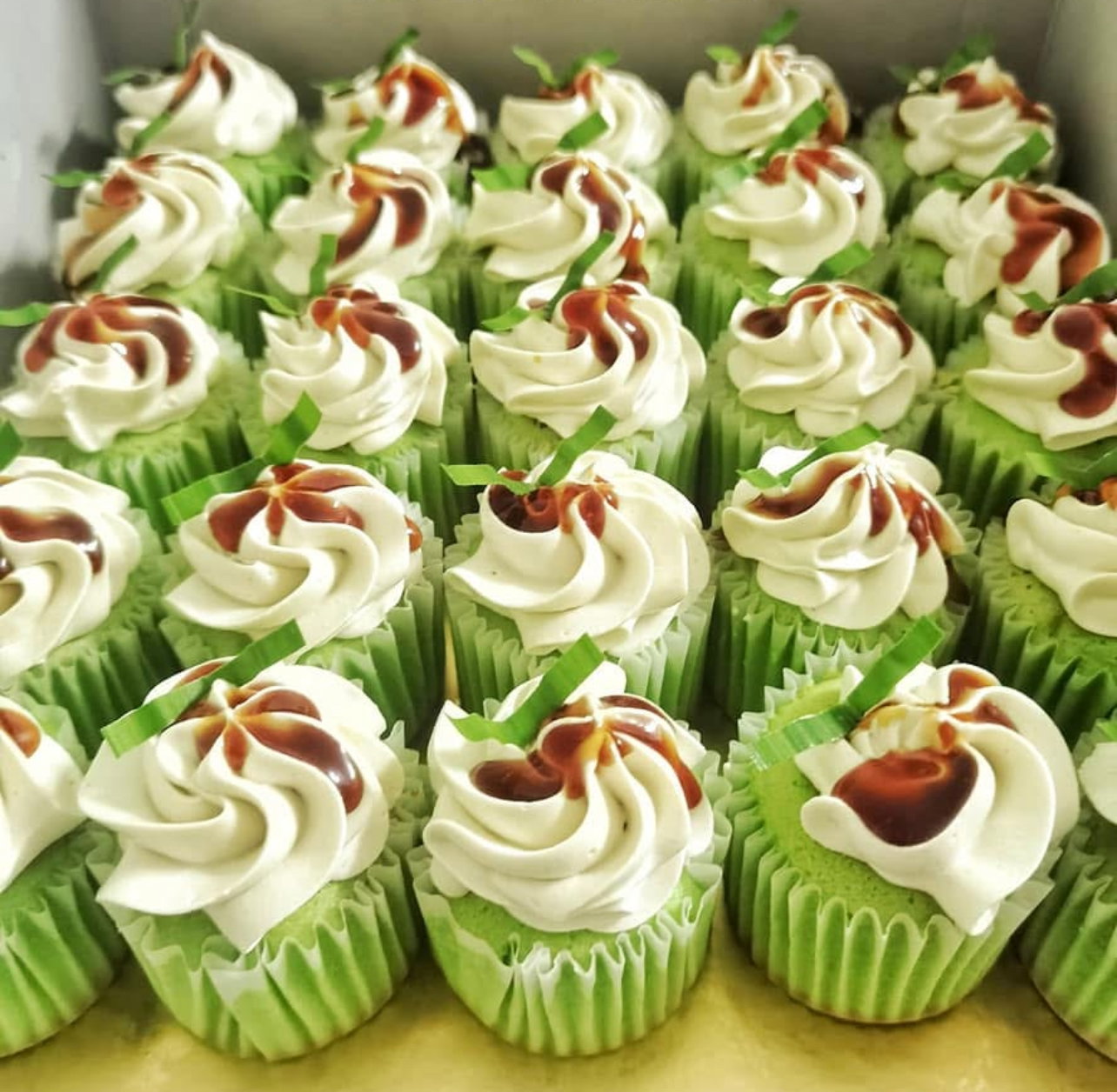 Assorted cupcakes_3