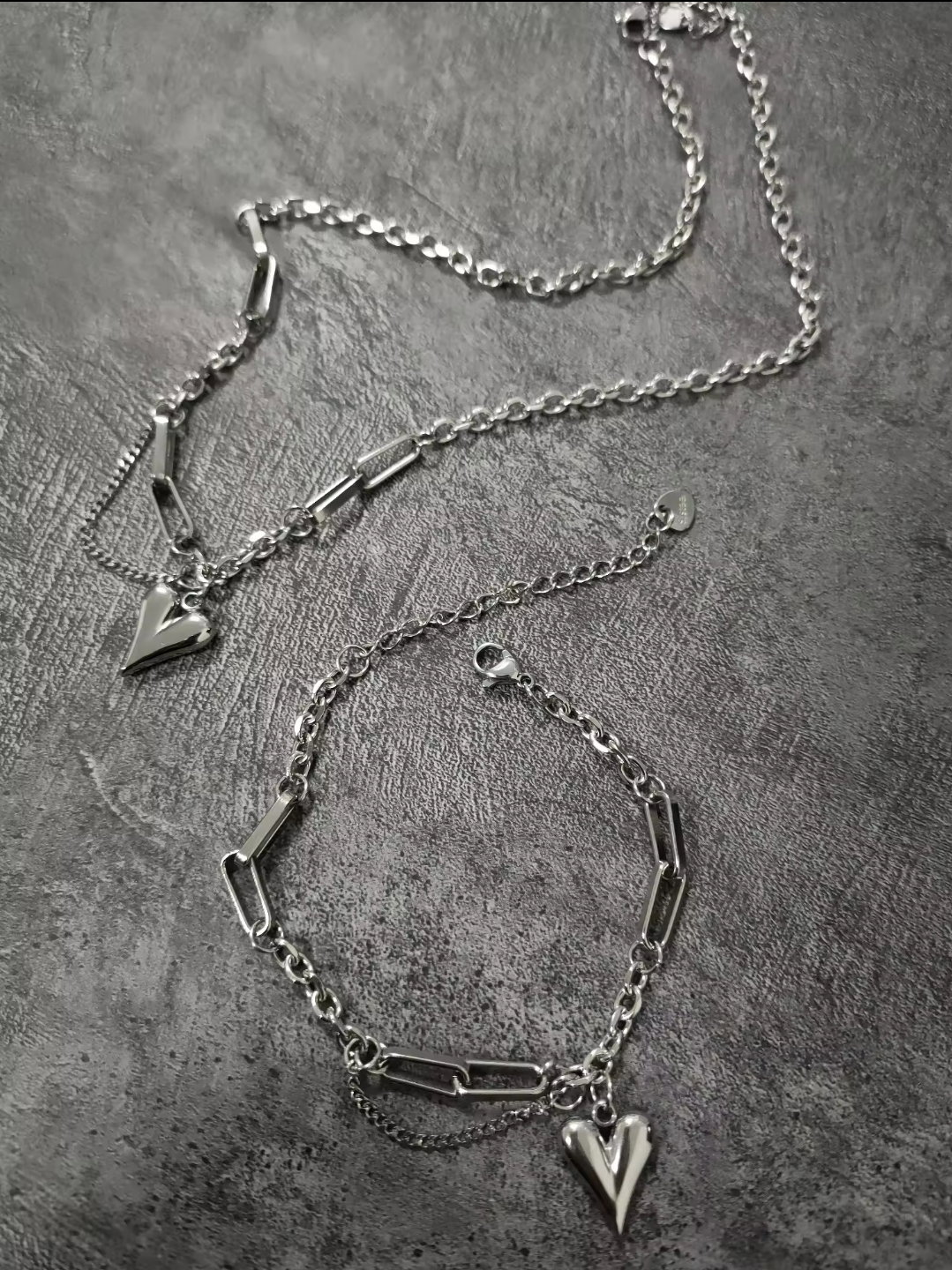 Amor Necklace - Silver_2