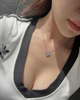 CLOVER DIAMOND NECKLACE (PO)