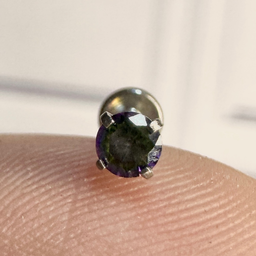 Labret piedra color