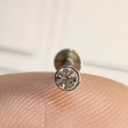 Labret piedra blanca 2.5mm