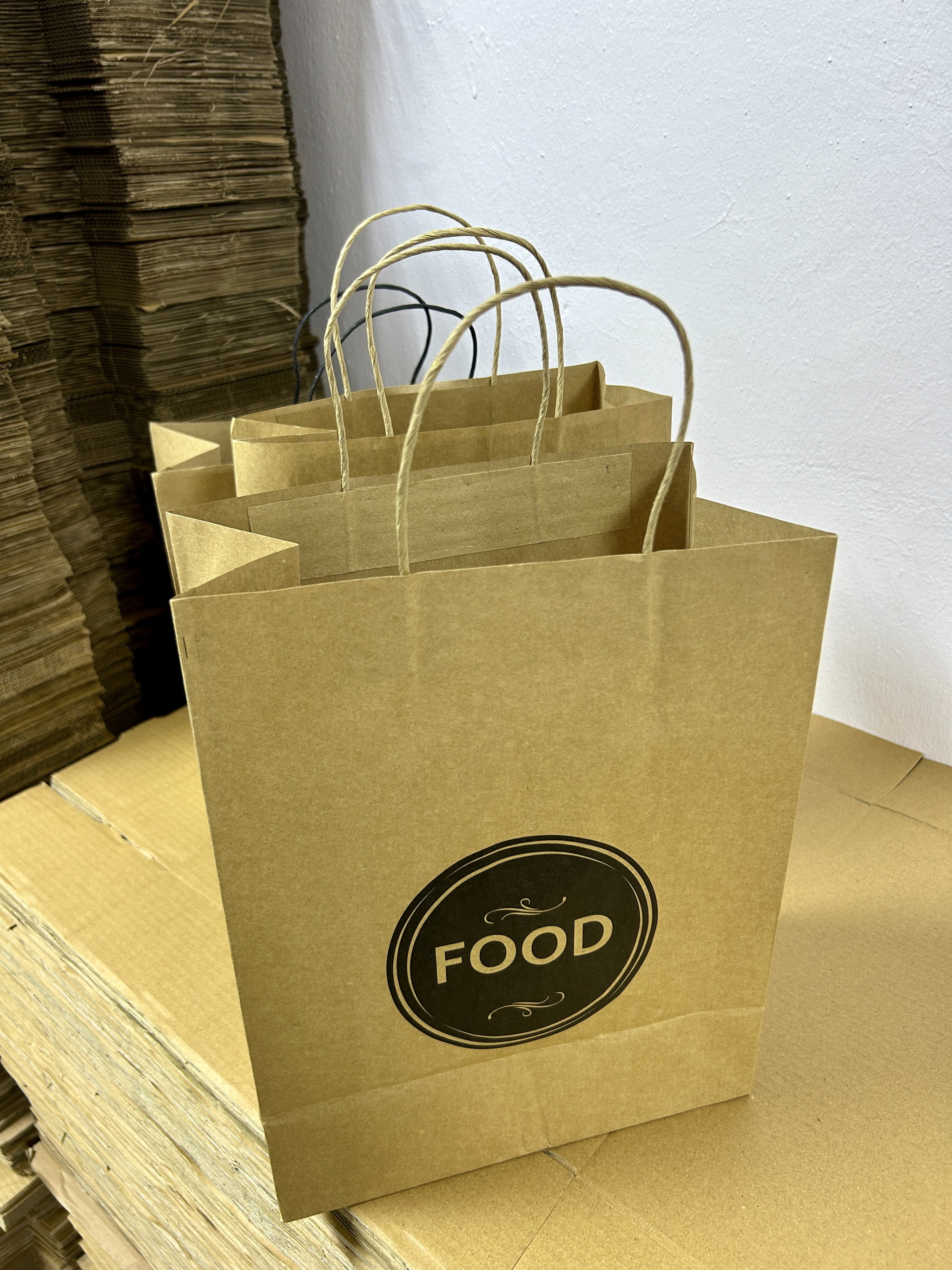 DELIVERY CARRIER BAGS - GENERIC DESIGN / “FOOD TO GO” BROWN & BLACK - WITH HANDLES) _2