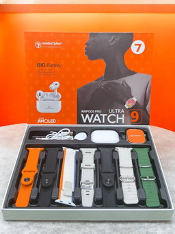 ULTRA 9 (montre)