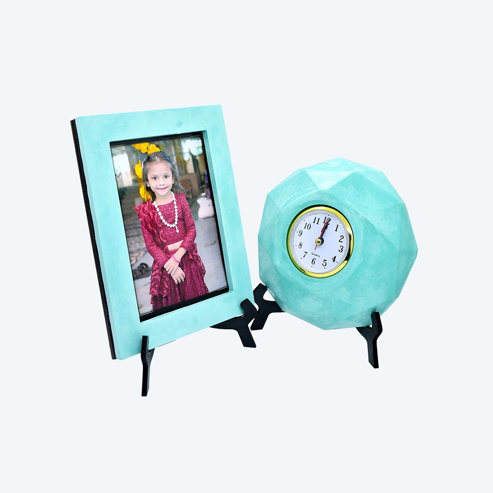 Eco-Friendly Time & Photo Duo