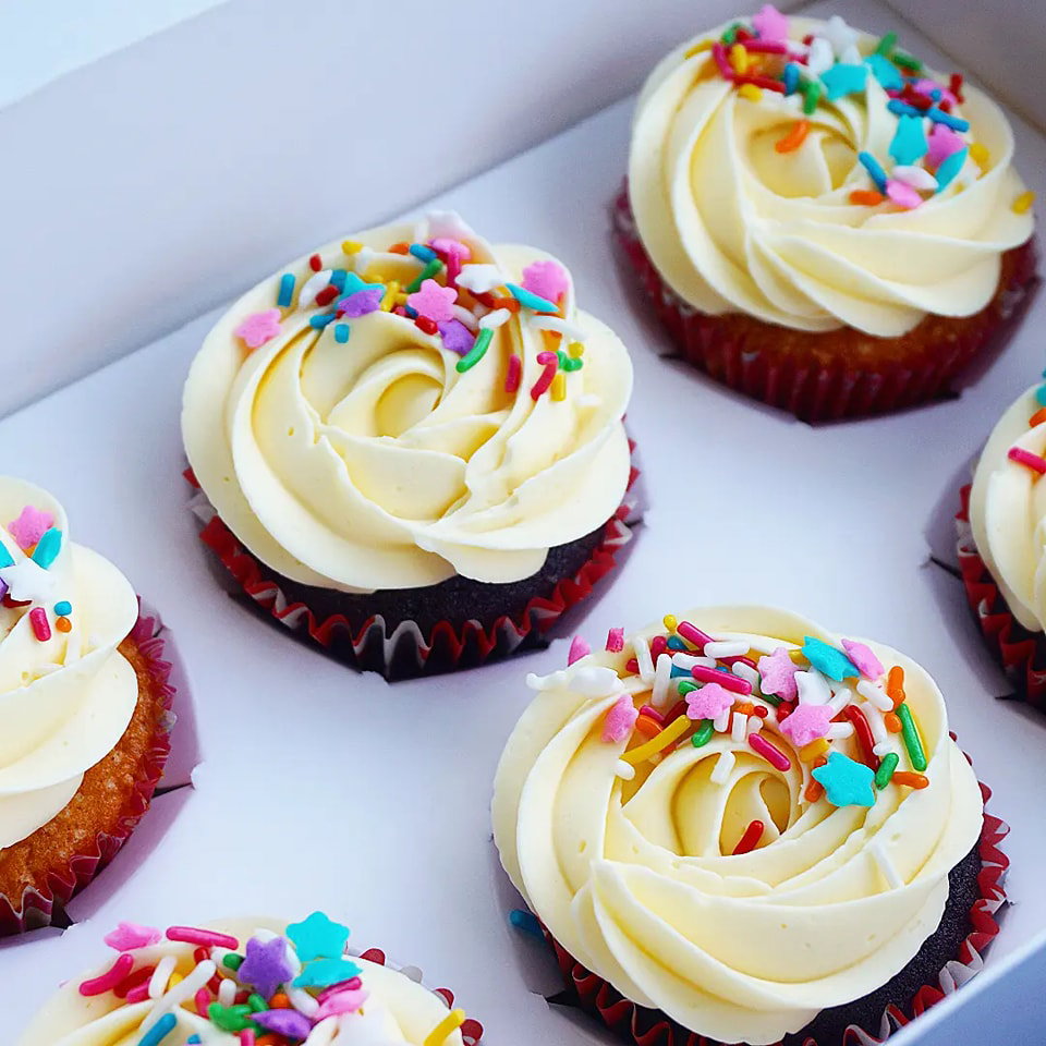 Vanilla/Butterscotch Cupcakes (Box of 6)