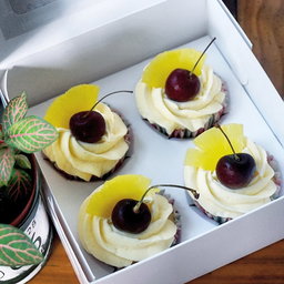 Fruits and Berries Cupcakes (Box of 6)