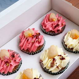 Fruits and Berries Cupcakes (Box of 6)