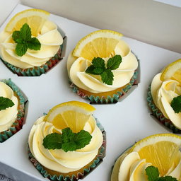 Fruits and Berries Cupcakes (Box of 6)