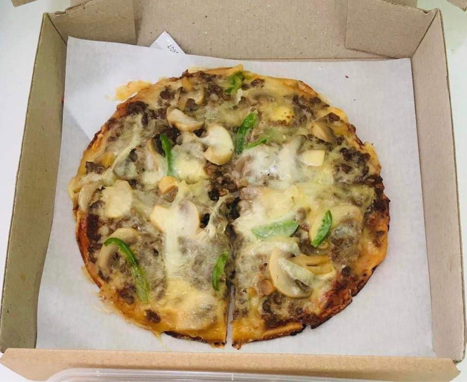 Beefy Mushroom Pizza (frozen)