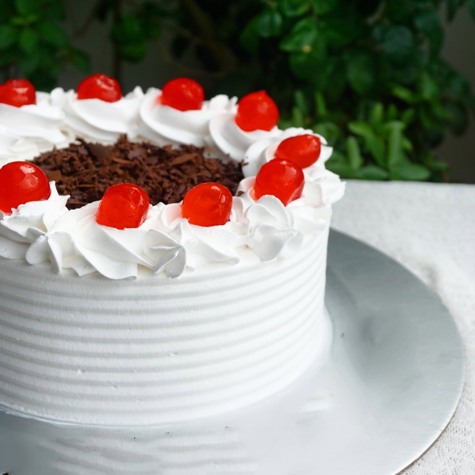 Black Forest Cake - Eggless