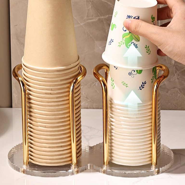 DISPOSEABLE CUP HOLDER_1
