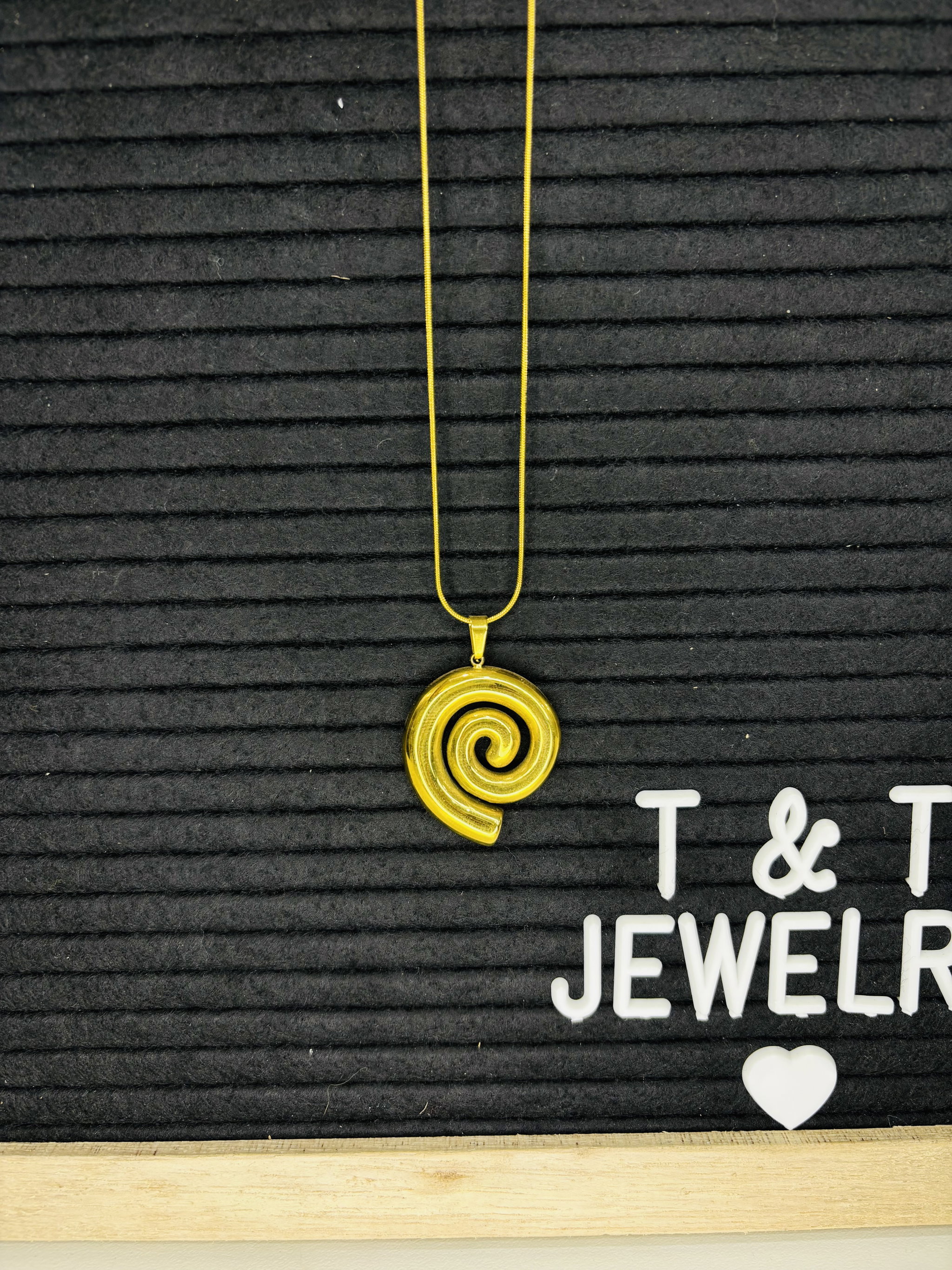 Gold Pendant Necklace _0