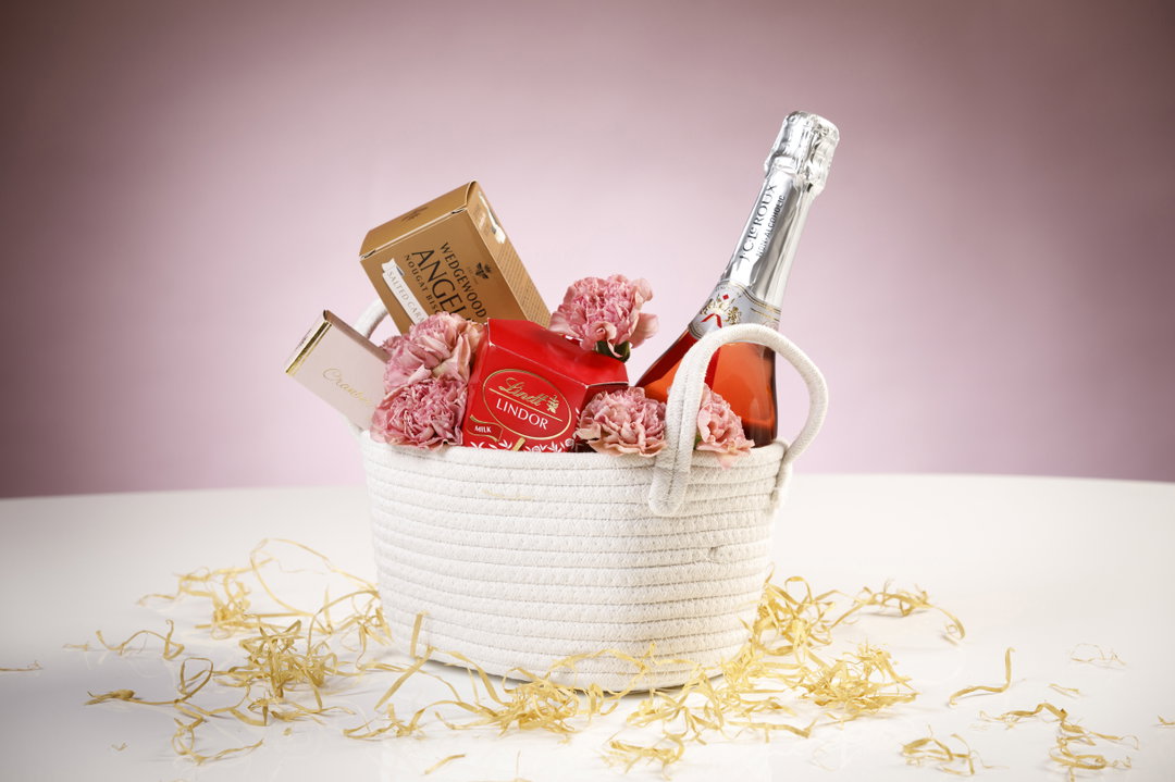 Blush & Bubbles
