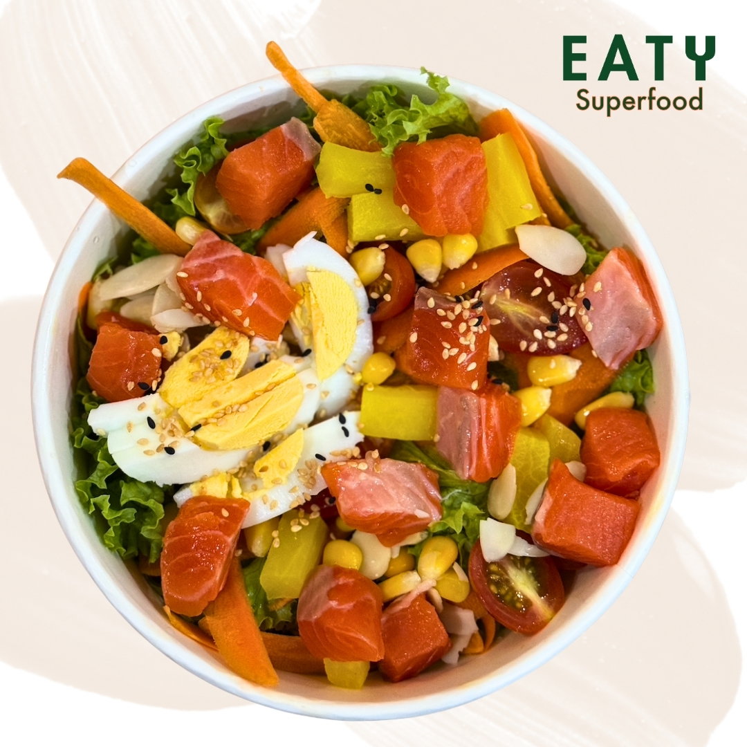 Norway Raw Salmon Garden Salad
