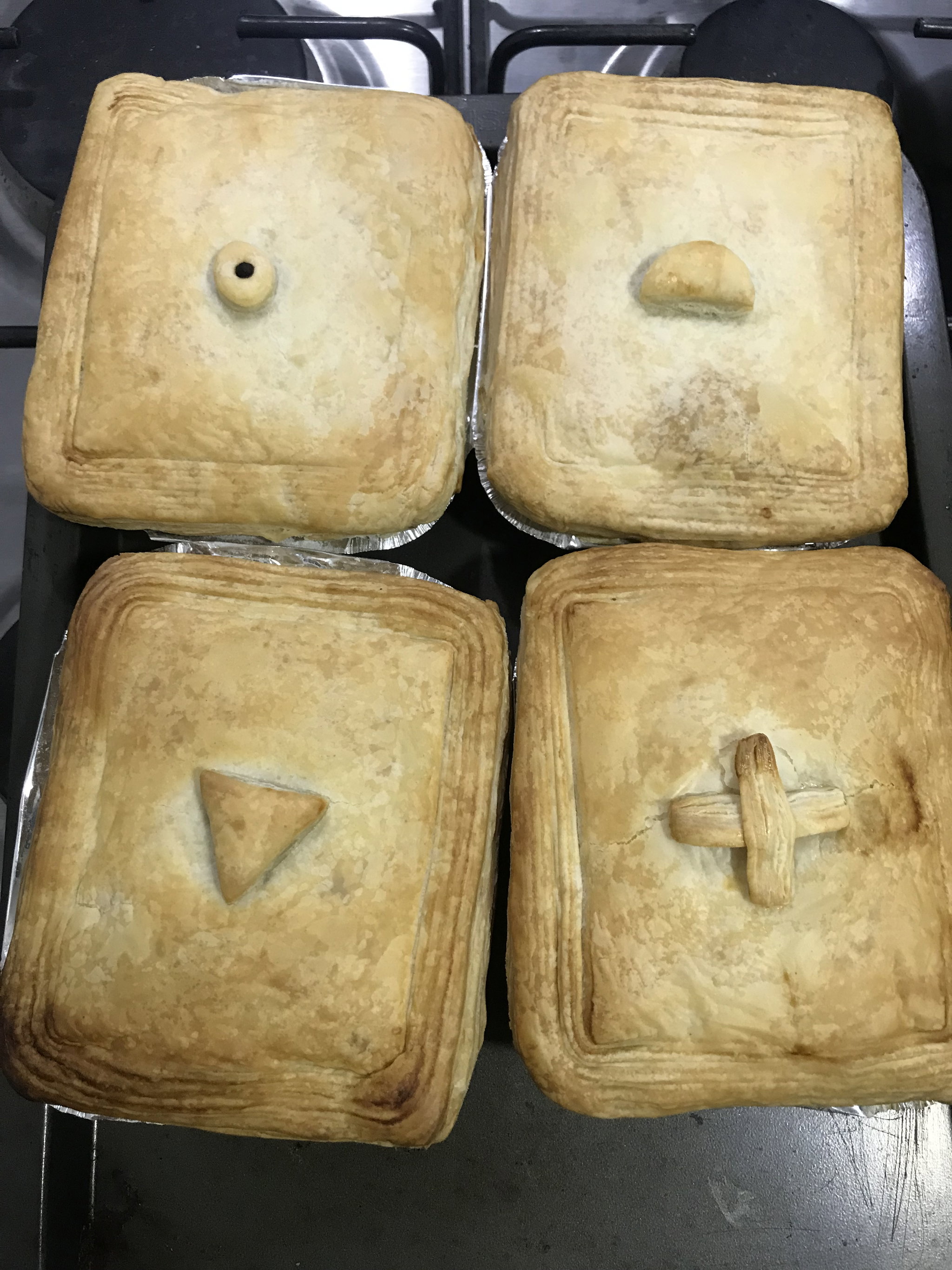 Beef & Onion Pot Pie (Half Moon Symbol)_0