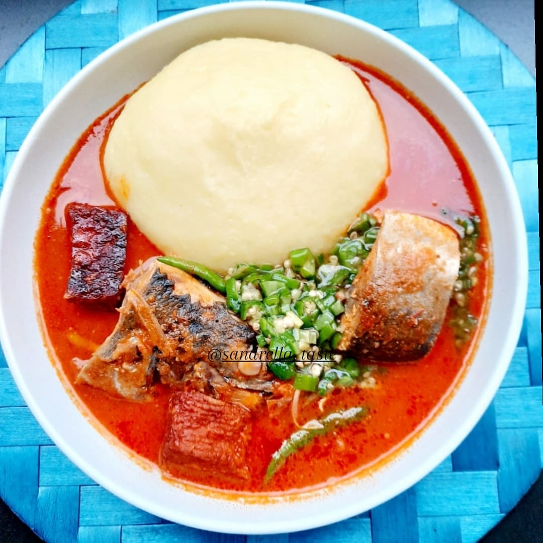 Sauce tomate au poisson frais (silivi) avec agbéli_0