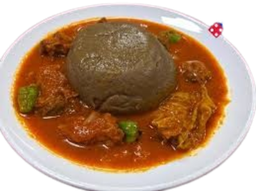 Sauce tomate au mouton avec pâte noire 