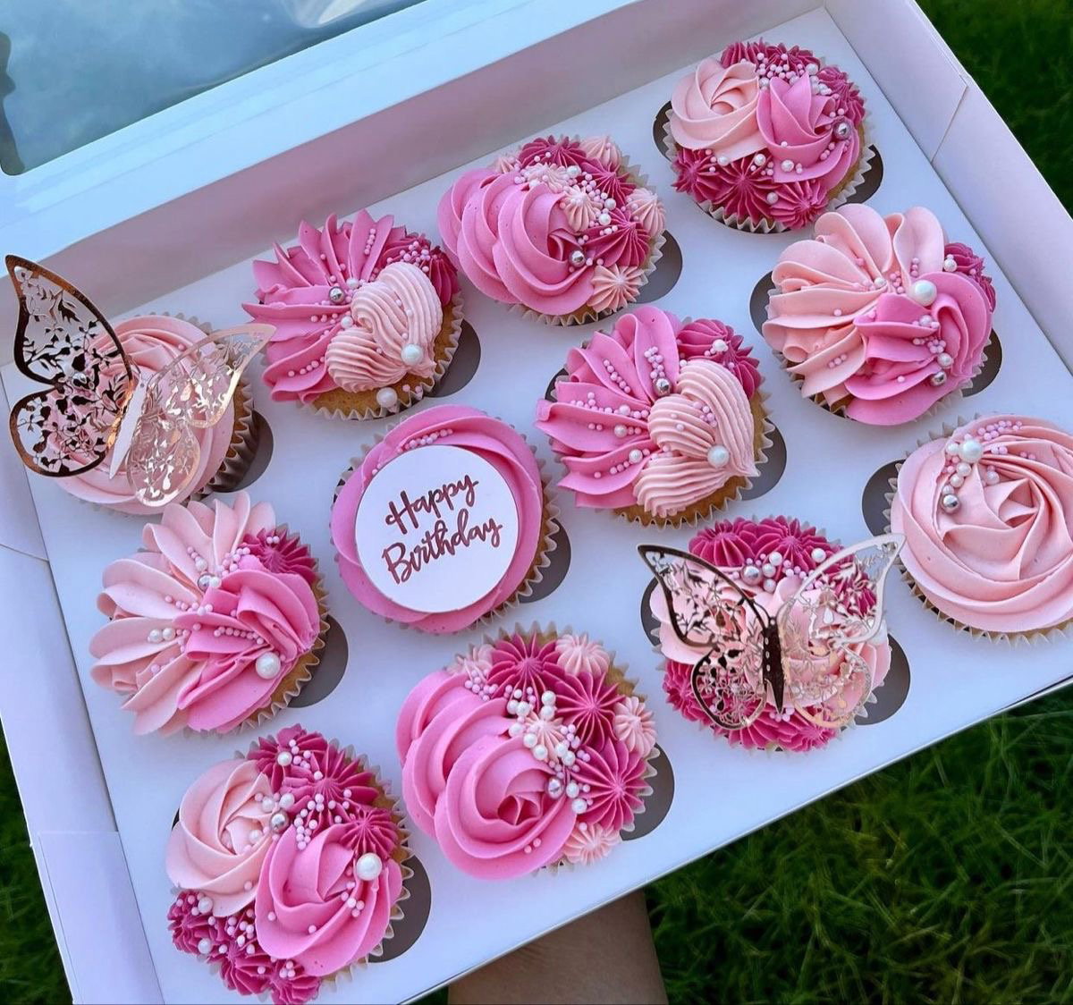 Cupcakes - Decadent Whipped cream_0