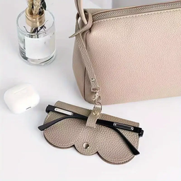 Chic Pouch