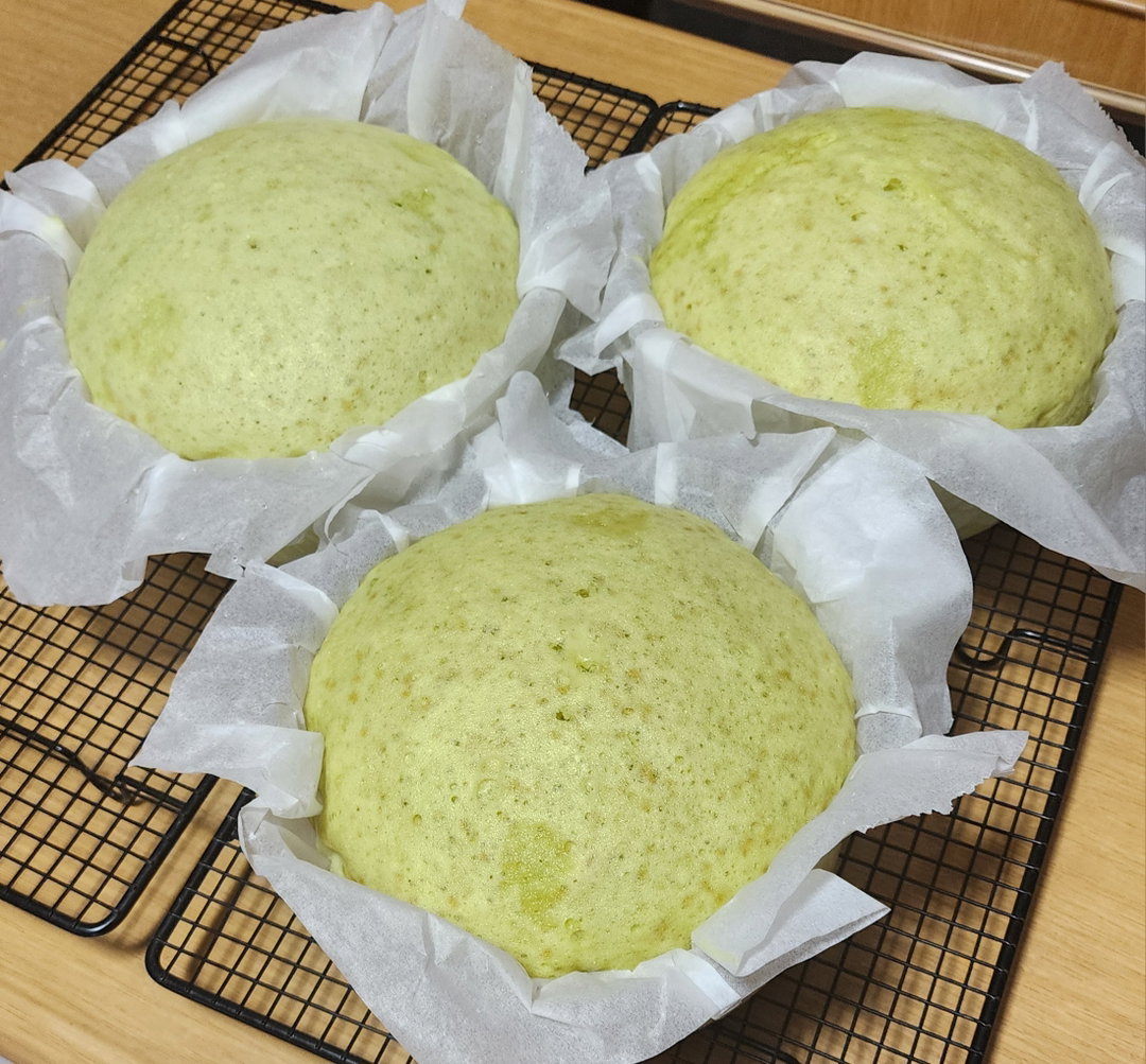 Pandan steamed egg cake! 7 inch