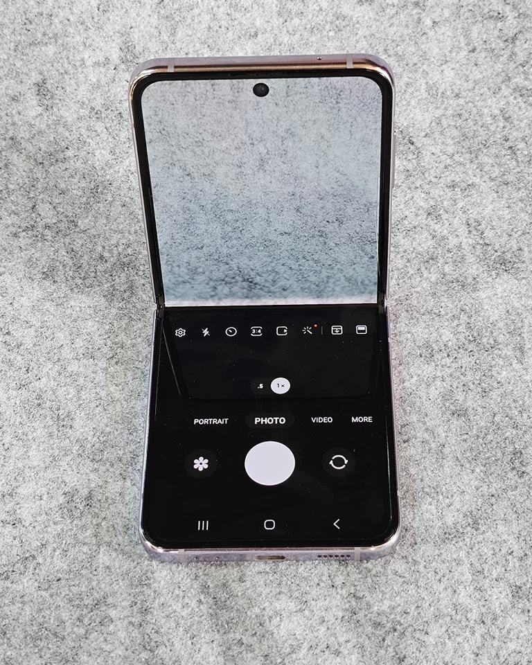 SAMSUNG GALAXY Z FLIP 3 _3