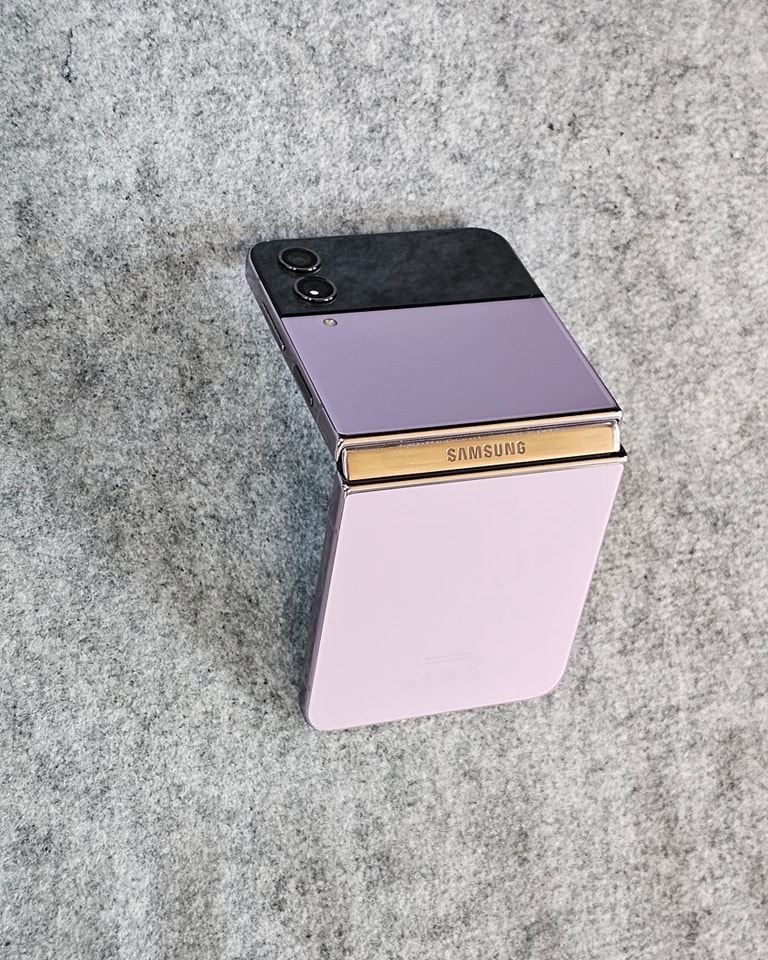 SAMSUNG GALAXY Z FLIP 3 _2