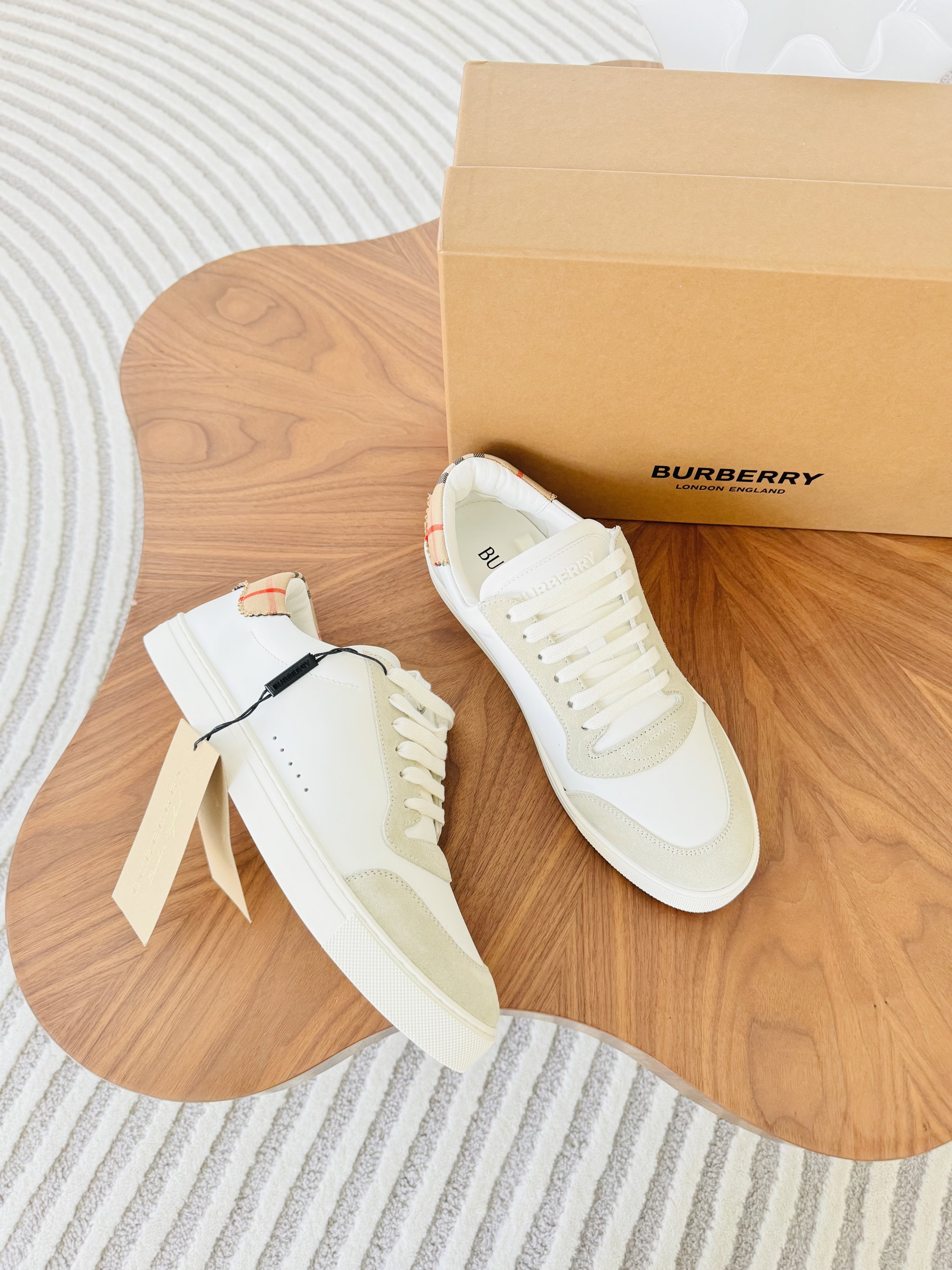-50%‼️ / Sapatilhas Burberry clássicas _3
