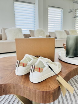 -50%‼️ / Sapatilhas Burberry clássicas 