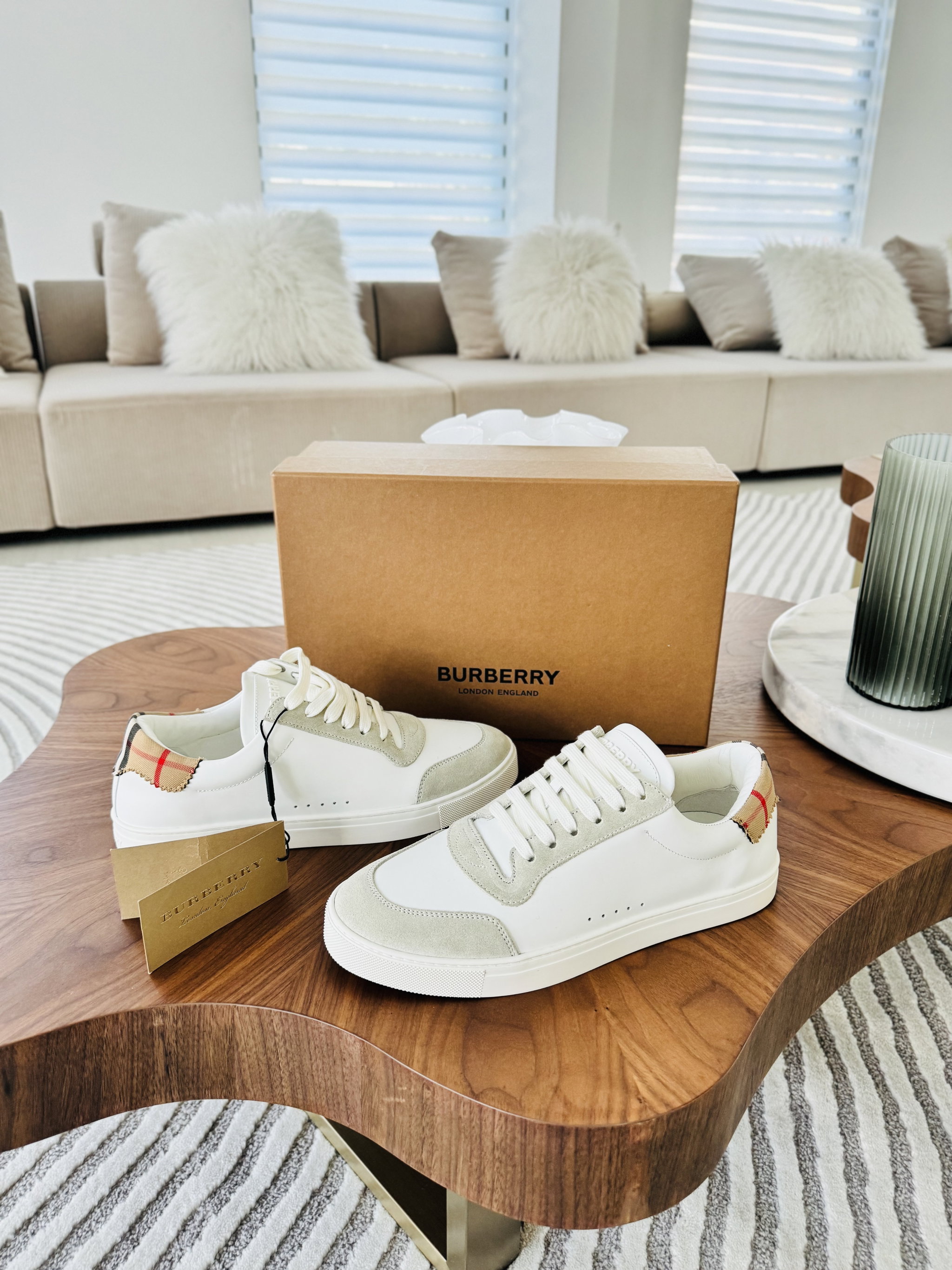 -50%‼️ / Sapatilhas Burberry clássicas _0