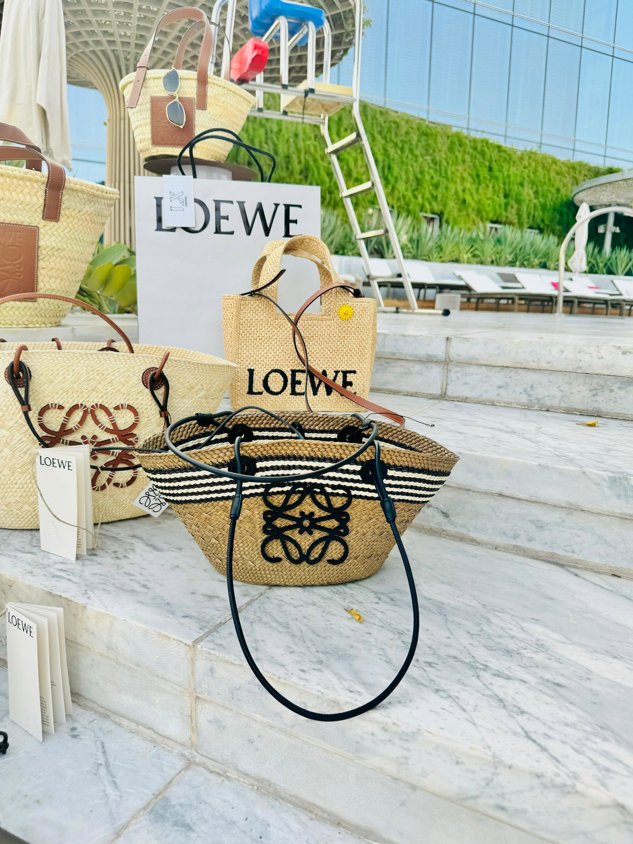 Limited edition - Loewe small anagram green raffia bag  _4
