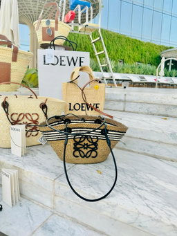 Limited edition - Loewe small anagram green raffia bag  