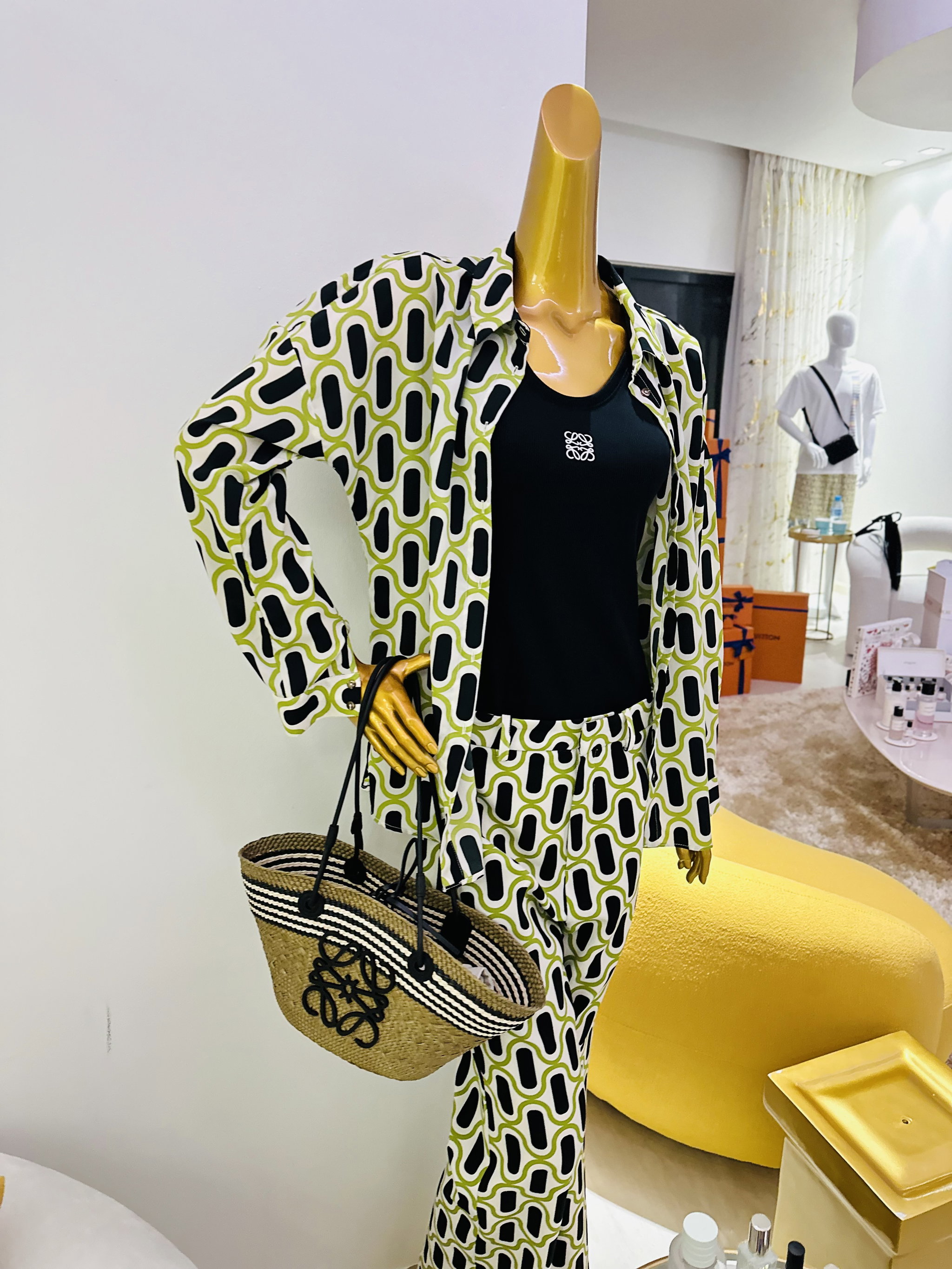 Limited edition - Loewe small anagram green raffia bag  _3