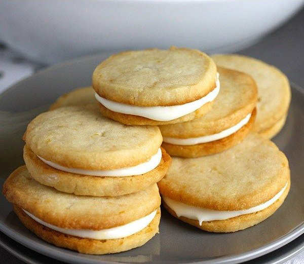 Lemony Sandwiched cookies