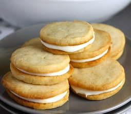 Lemony Sandwiched cookies