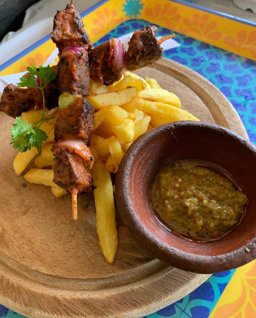 Brochettes de viande de boeuf + frites - CAFE ANTOINE_0