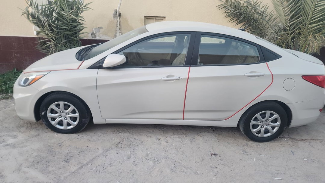 2016 White Hyundai Accent