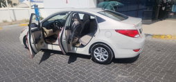 2016 White Hyundai Accent