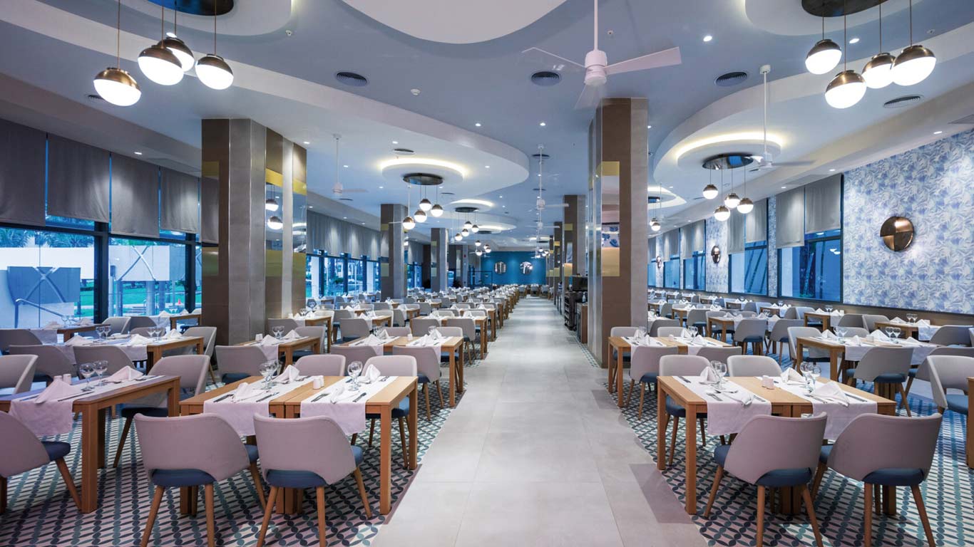 RIU Resorts and Hotels_16