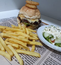 Cheese Burger & Chips (2 Choices)