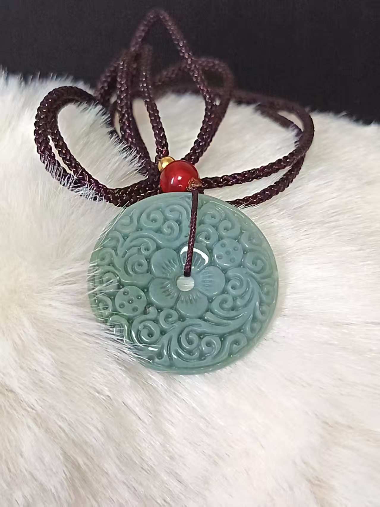 BLUE WATER JADEITE - DONUT CARVING _1