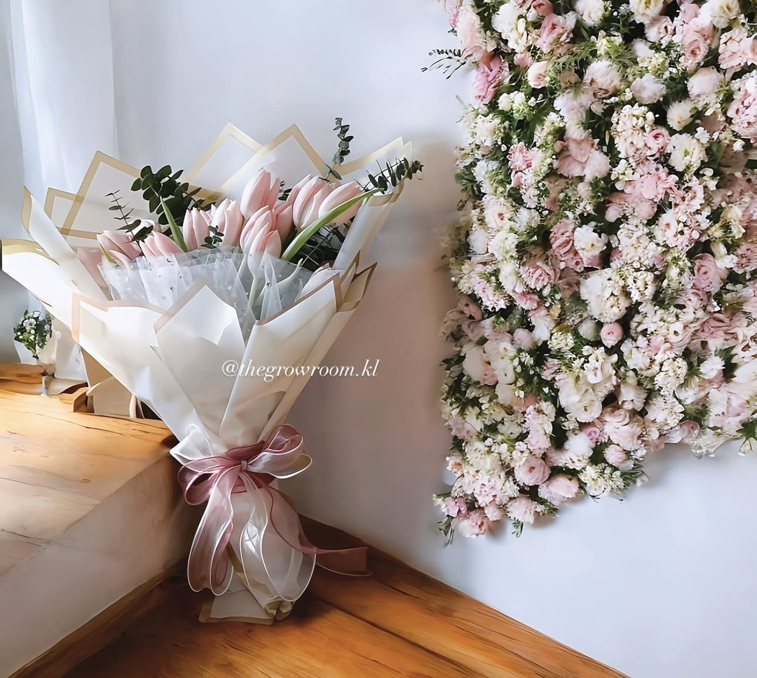 TULIPS BOUQUET WRAP