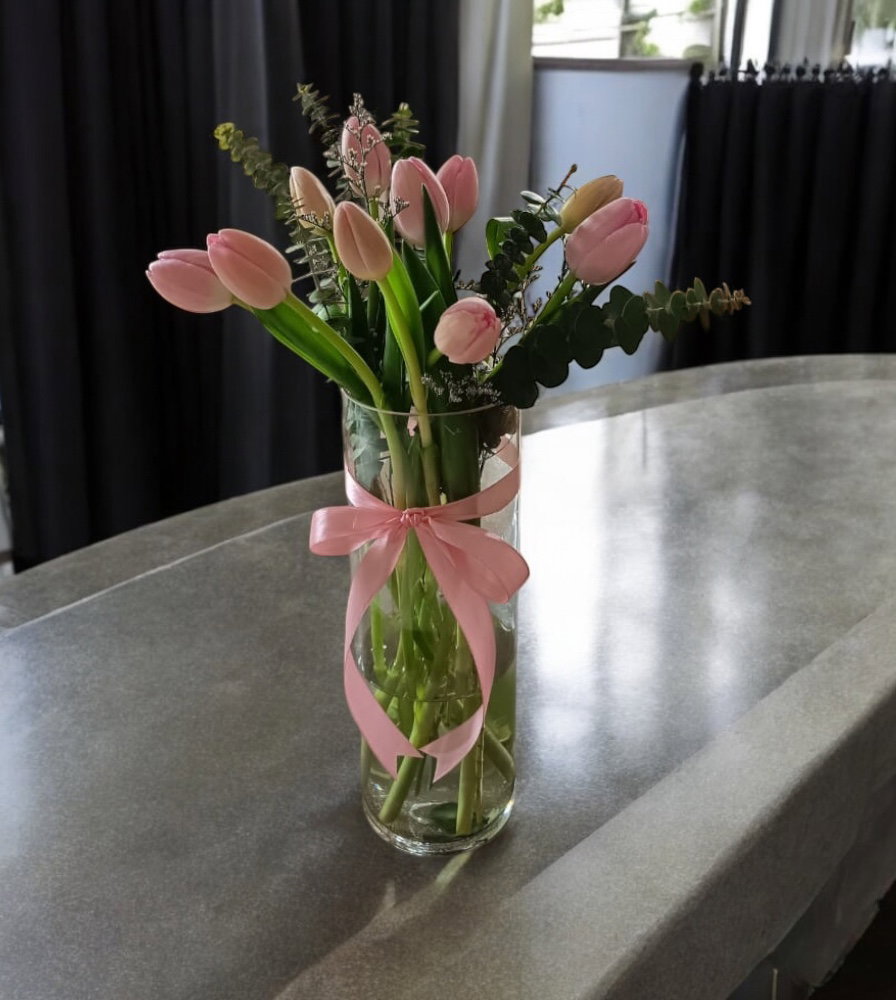 TULIPS VASE ARRANGEMENT _8