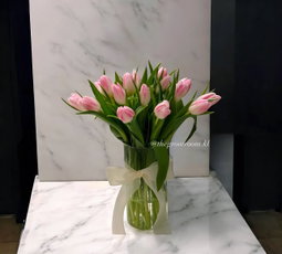 TULIPS VASE ARRANGEMENT 