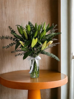 LILIES VASE ARRANGEMENT