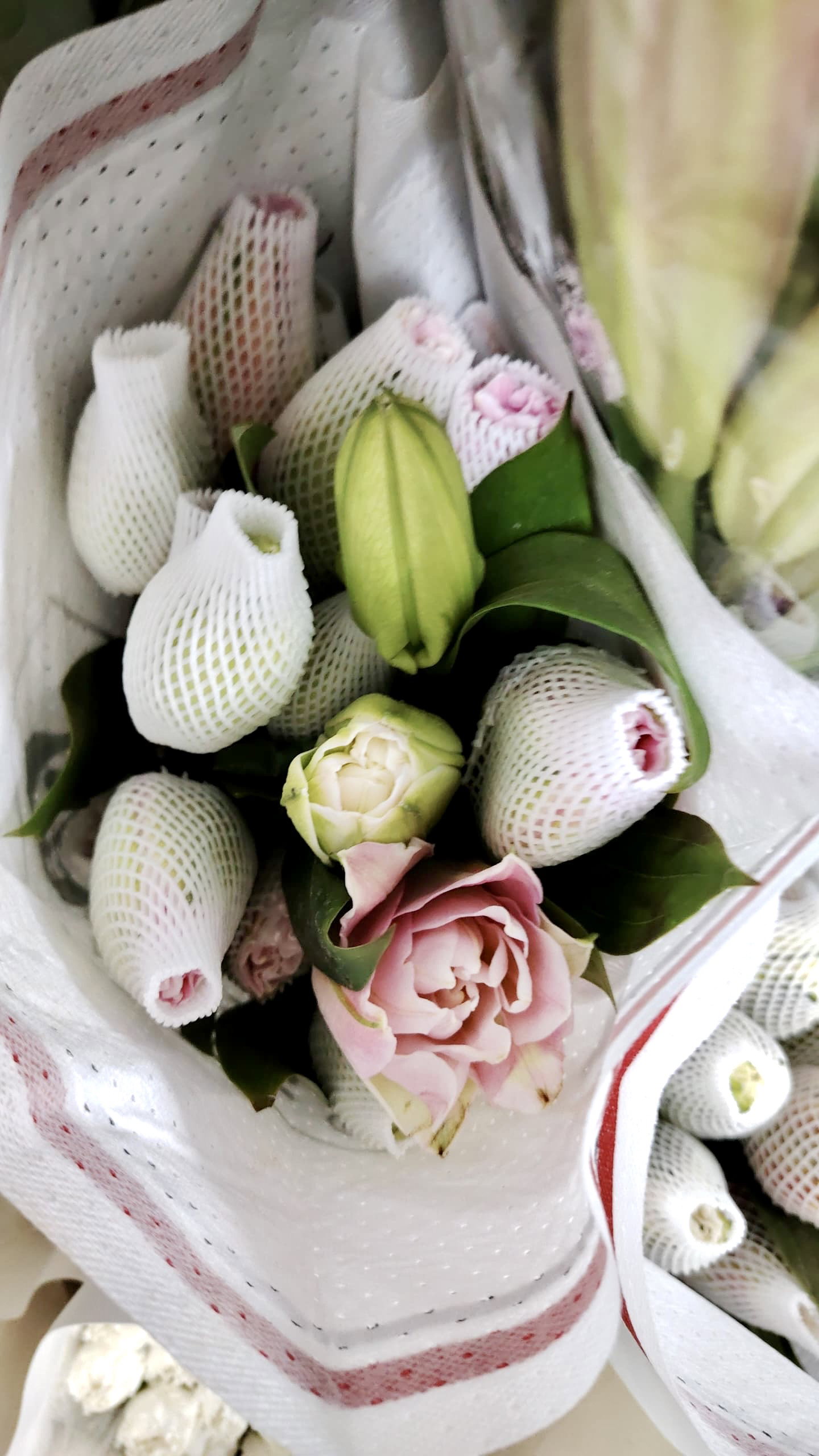 ROSE LILIES PAPER WRAP _0
