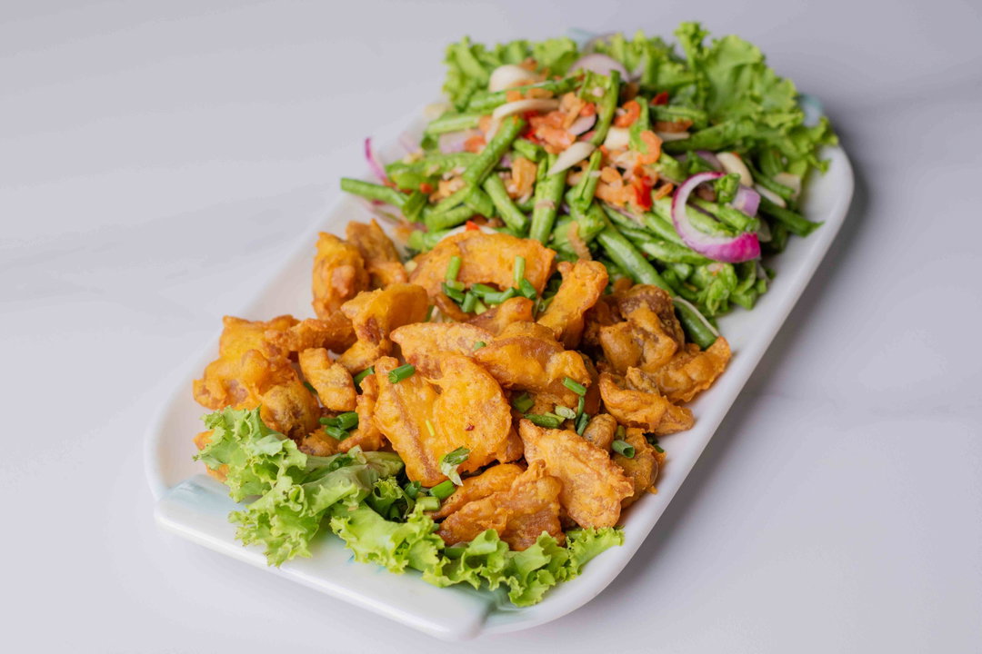 សាច់ជ្រូកបីជាន់អែបសណ្ដែកគួរ