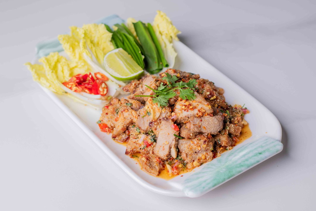 ឡាប​​សាច់​​ក​ជ្រូក​ពិ​សេស
